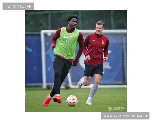 本菲卡冲刺训练中努内斯节奏掌控比前几日更锐利 本菲卡冲刺训练中努内斯节奏掌控比前几日更锐利